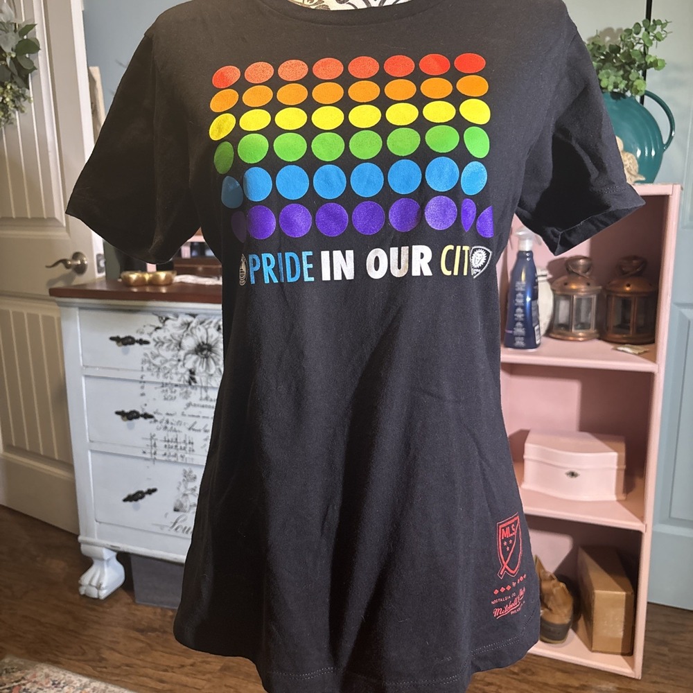 Mitchell & Ness black Orlando City SC Pride In Our City T-shirt Sz XL